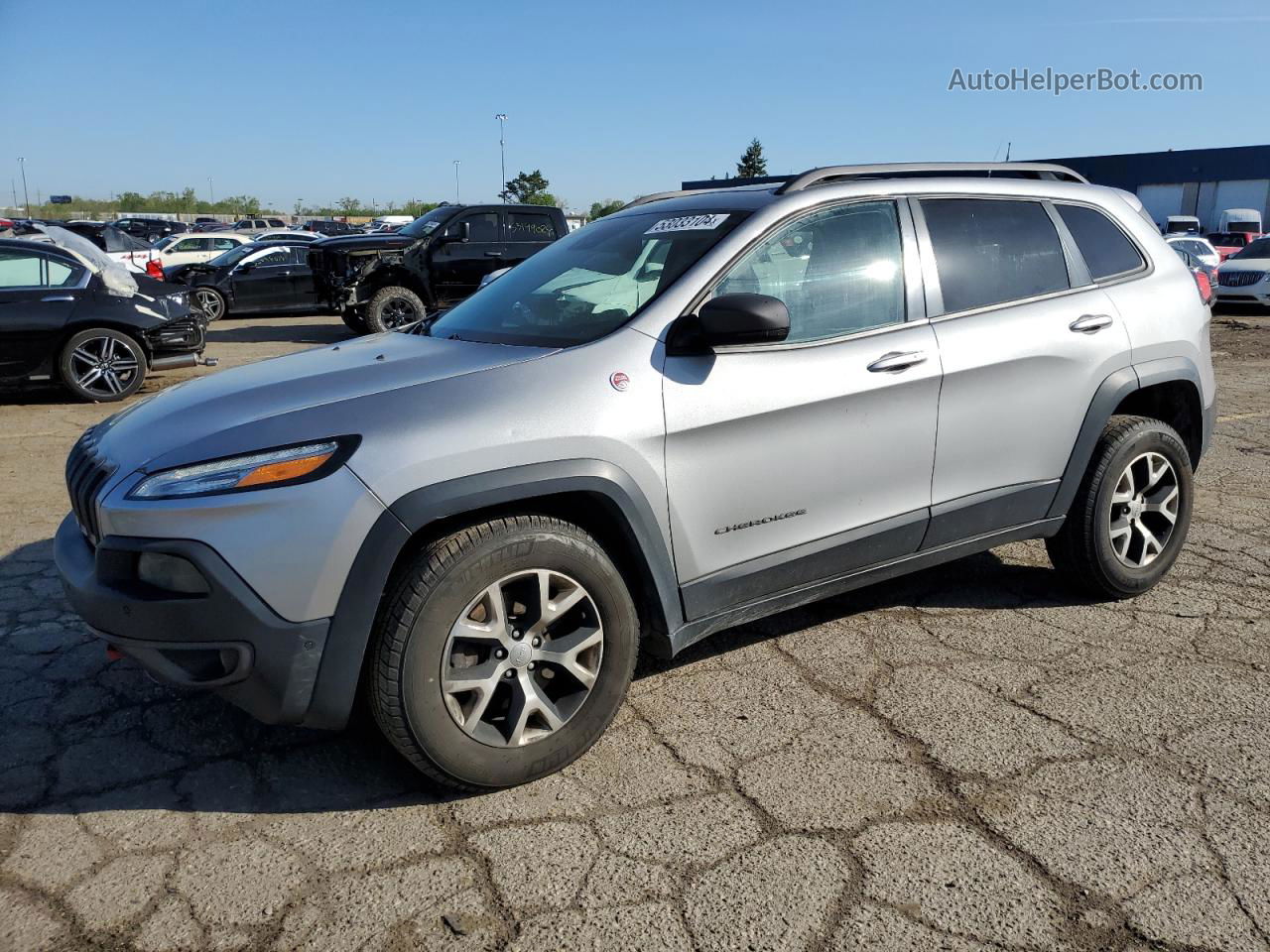 2014 Jeep Cherokee Trailhawk Silver vin: 1C4PJMBBXEW180786