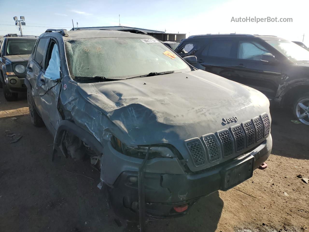 2019 Jeep Cherokee Trailhawk Gray vin: 1C4PJMBN0KD425256