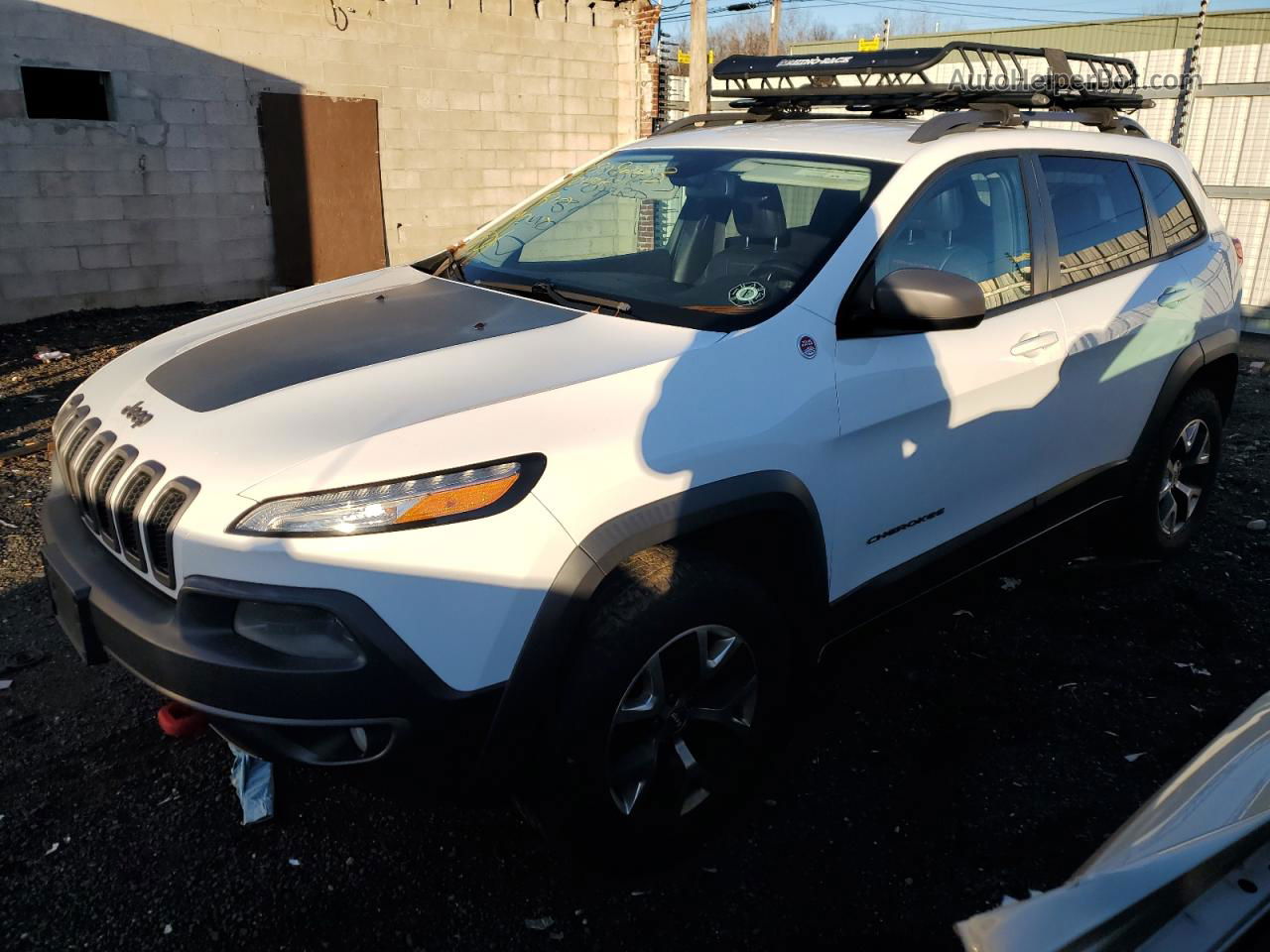 2014 Jeep Cherokee Trailhawk White vin: 1C4PJMBS2EW180359