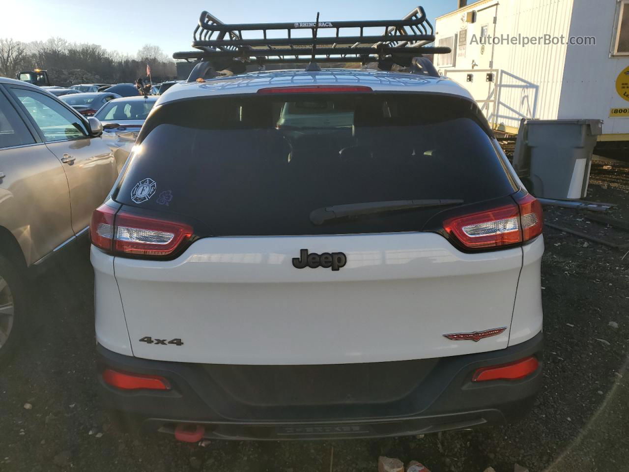 2014 Jeep Cherokee Trailhawk White vin: 1C4PJMBS2EW180359