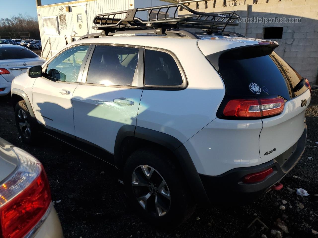 2014 Jeep Cherokee Trailhawk White vin: 1C4PJMBS2EW180359