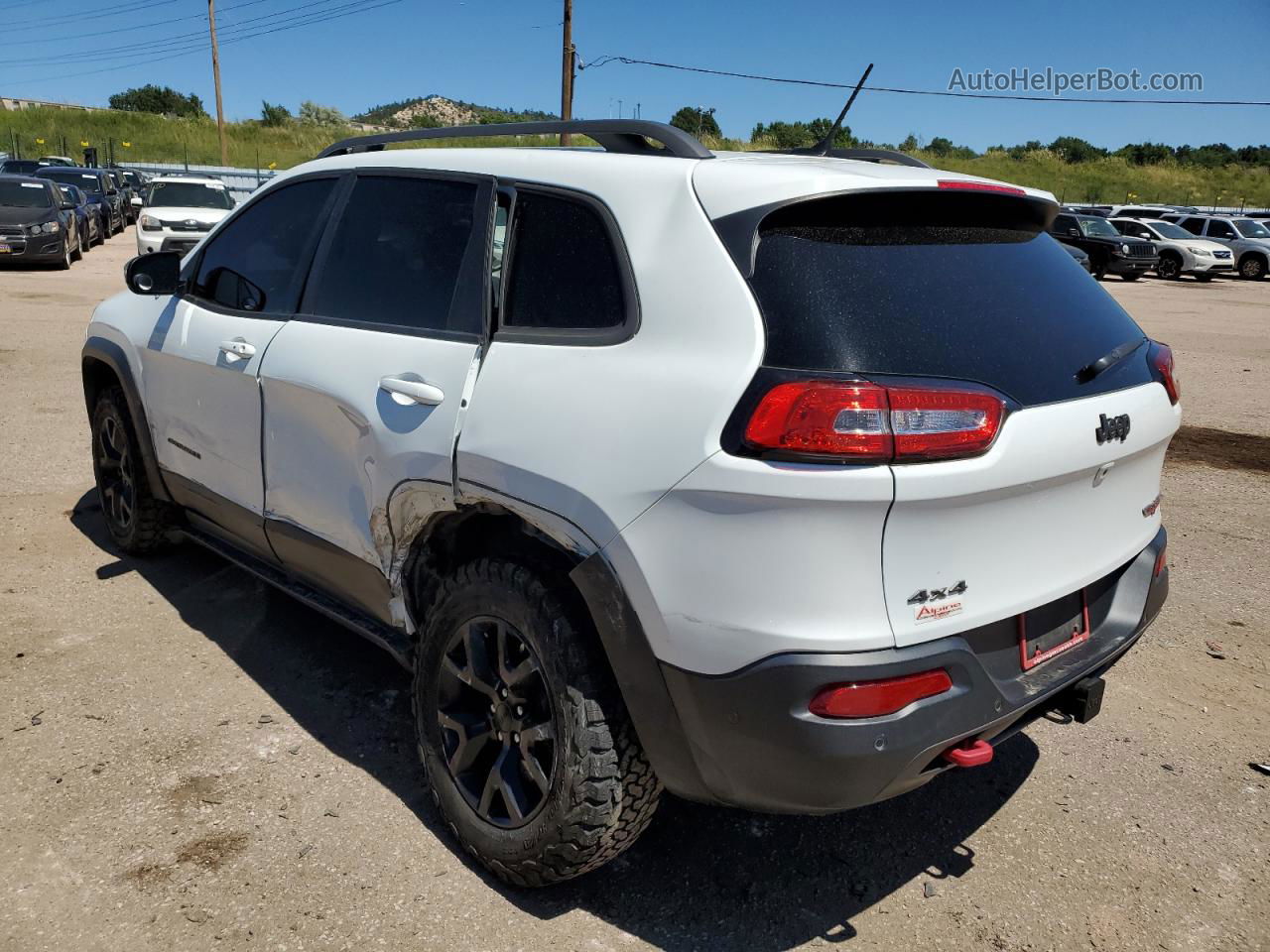 2015 Jeep Cherokee Trailhawk White vin: 1C4PJMBS2FW652299