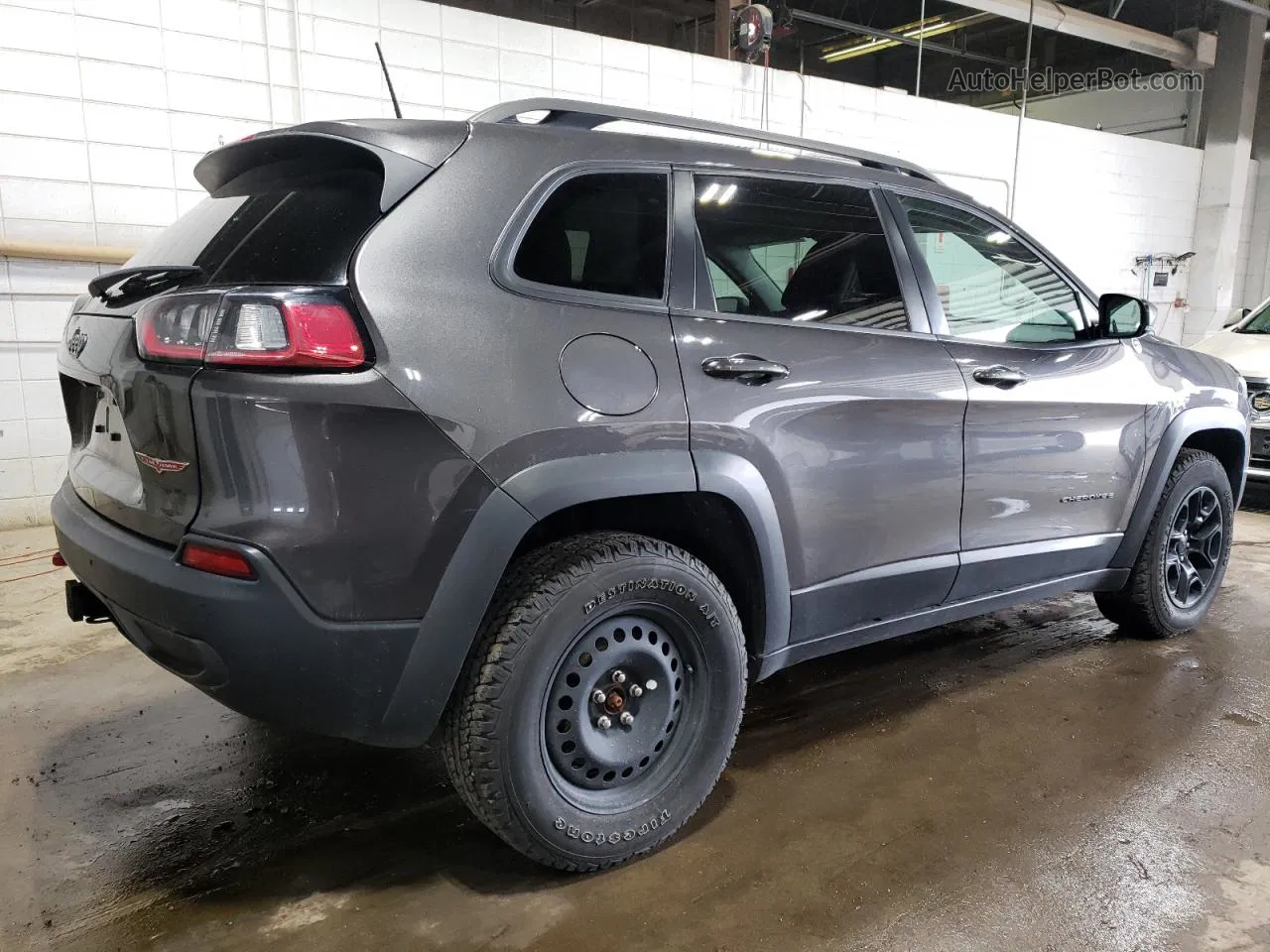 2019 Jeep Cherokee Trailhawk Gray vin: 1C4PJMBX0KD182646