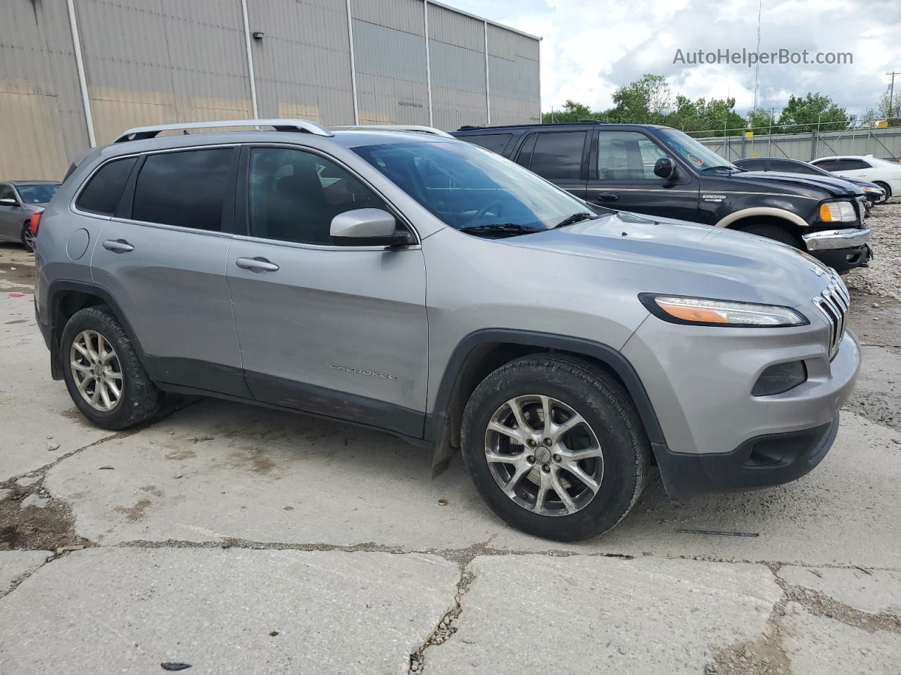 2014 Jeep Cherokee Latitude Gray vin: 1C4PJMCB0EW247667