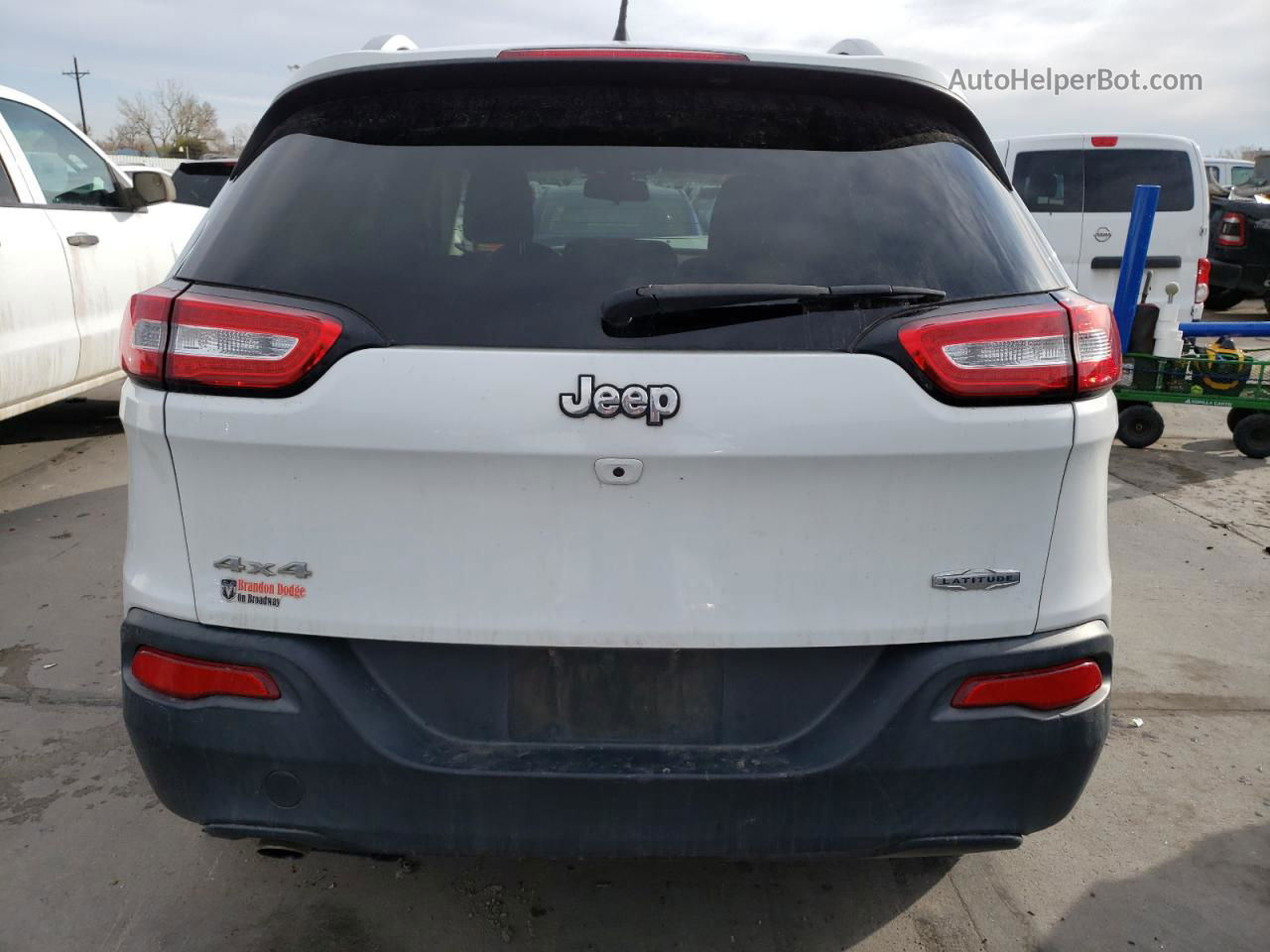 2015 Jeep Cherokee Latitude White vin: 1C4PJMCB0FW679435