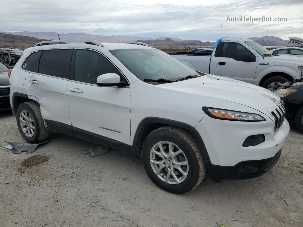 2015 Jeep Cherokee Latitude White vin: 1C4PJMCB0FW788512