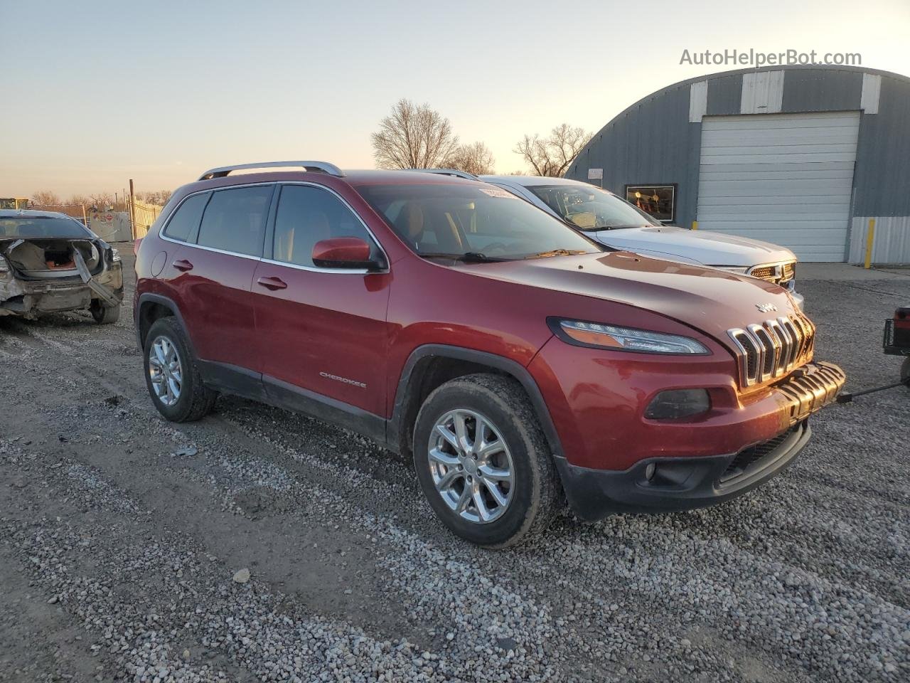 2016 Jeep Cherokee Latitude Maroon vin: 1C4PJMCB0GW187232