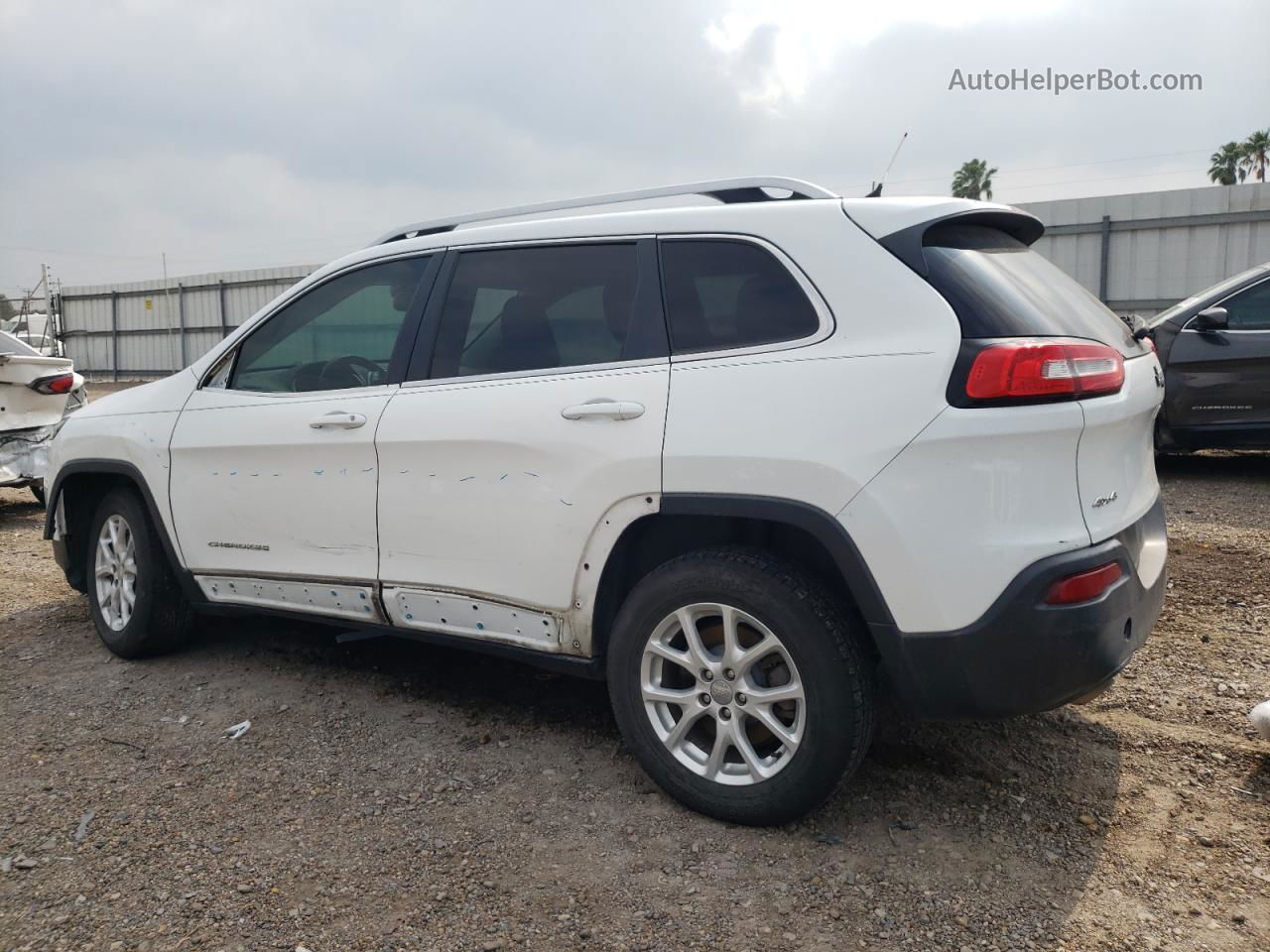 2014 Jeep Cherokee Latitude White vin: 1C4PJMCB1EW231638