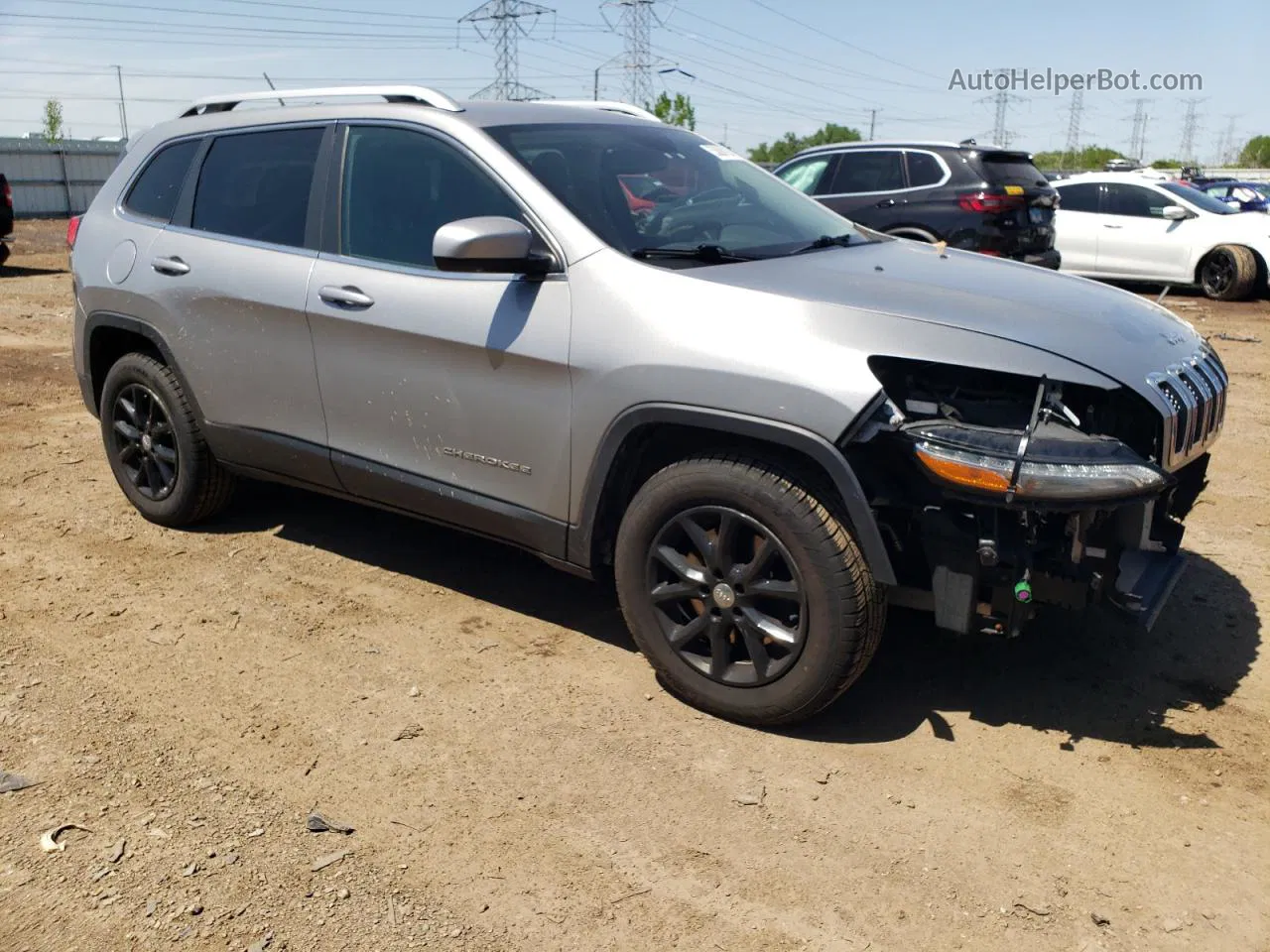 2015 Jeep Cherokee Latitude Серебряный vin: 1C4PJMCB1FW633239