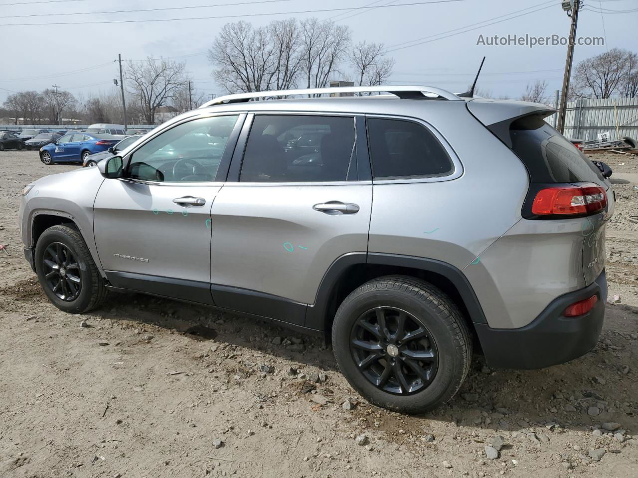 2016 Jeep Cherokee Latitude Silver vin: 1C4PJMCB1GW366797