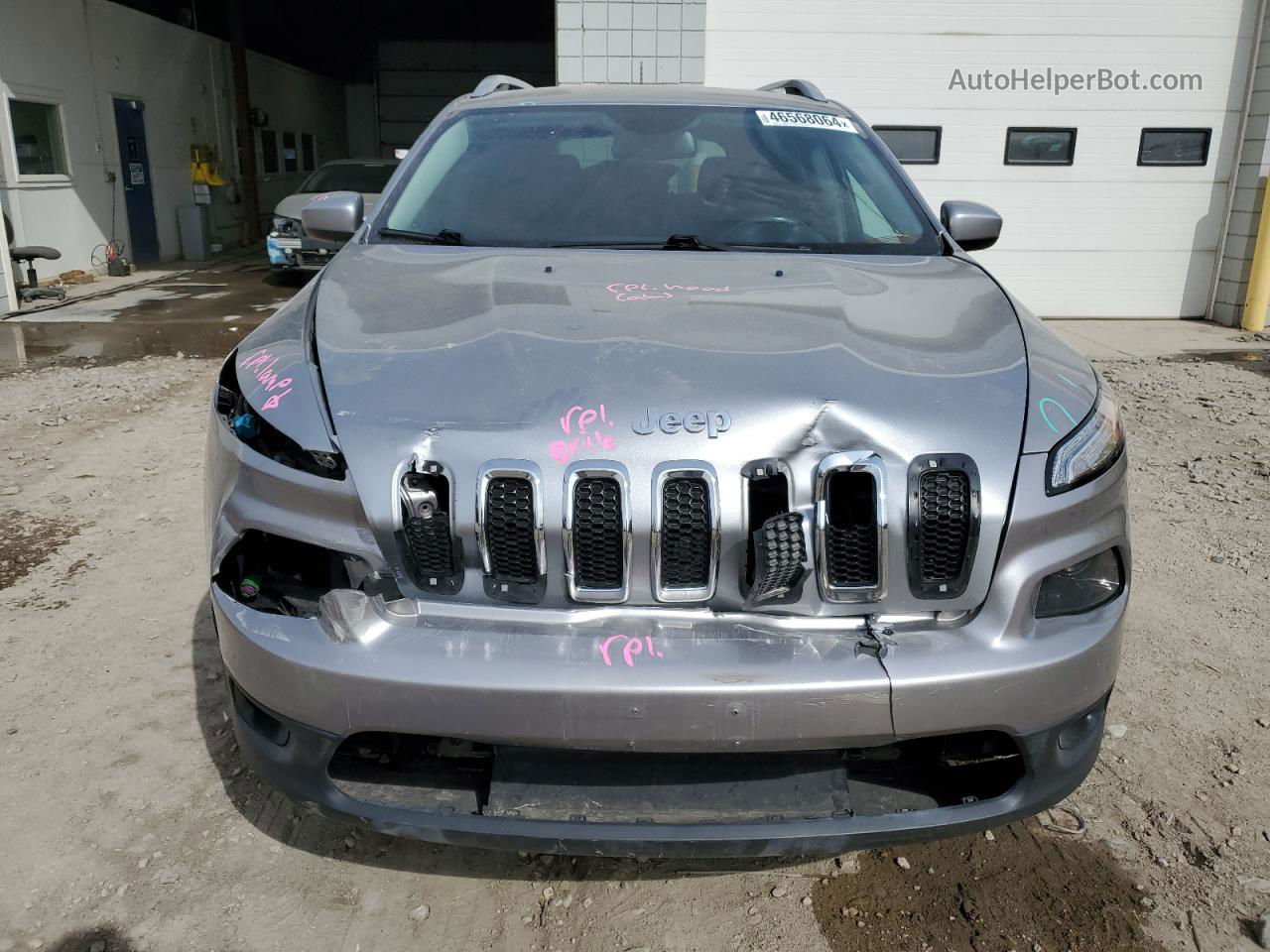 2016 Jeep Cherokee Latitude Silver vin: 1C4PJMCB1GW366797