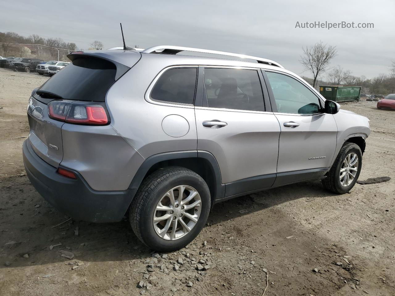 2019 Jeep Cherokee Latitude Silver vin: 1C4PJMCB1KD169861