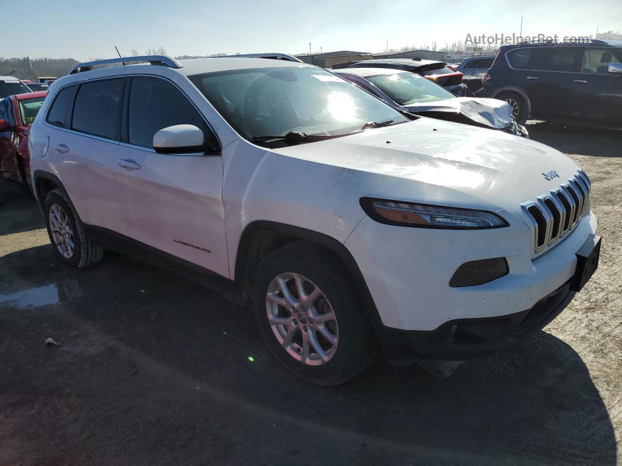 2015 Jeep Cherokee Latitude White vin: 1C4PJMCB2FW714721