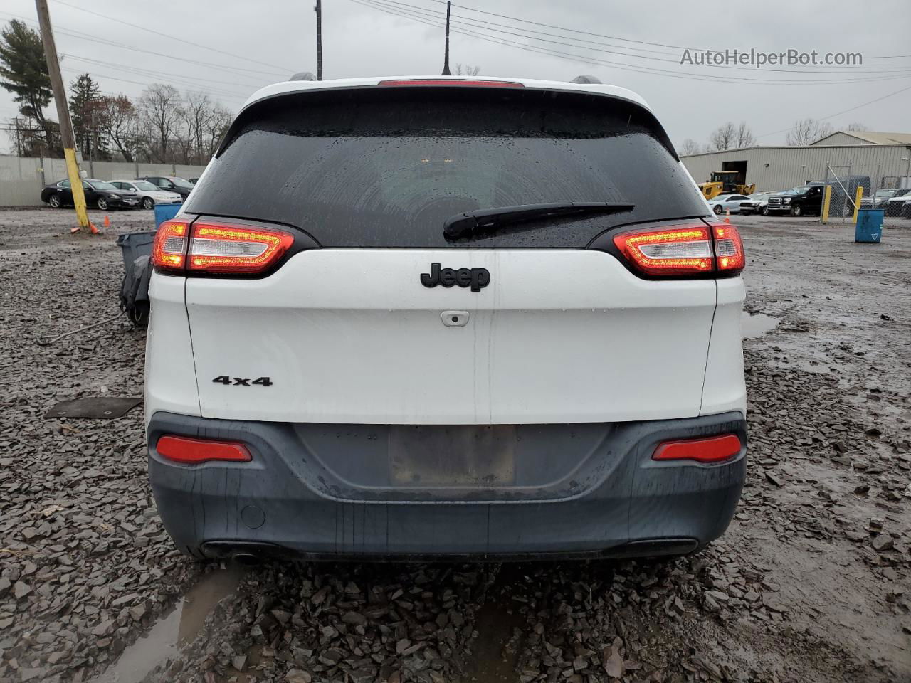 2016 Jeep Cherokee Latitude White vin: 1C4PJMCB2GW214060