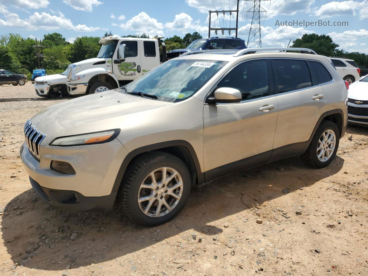 2015 Jeep Cherokee Latitude Золотой vin: 1C4PJMCB3FW544952