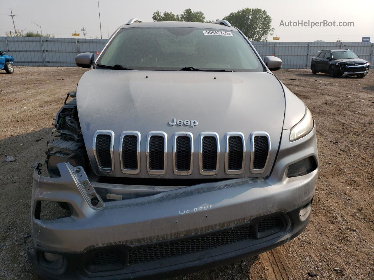 2016 Jeep Cherokee Latitude Silver vin: 1C4PJMCB3GW197138