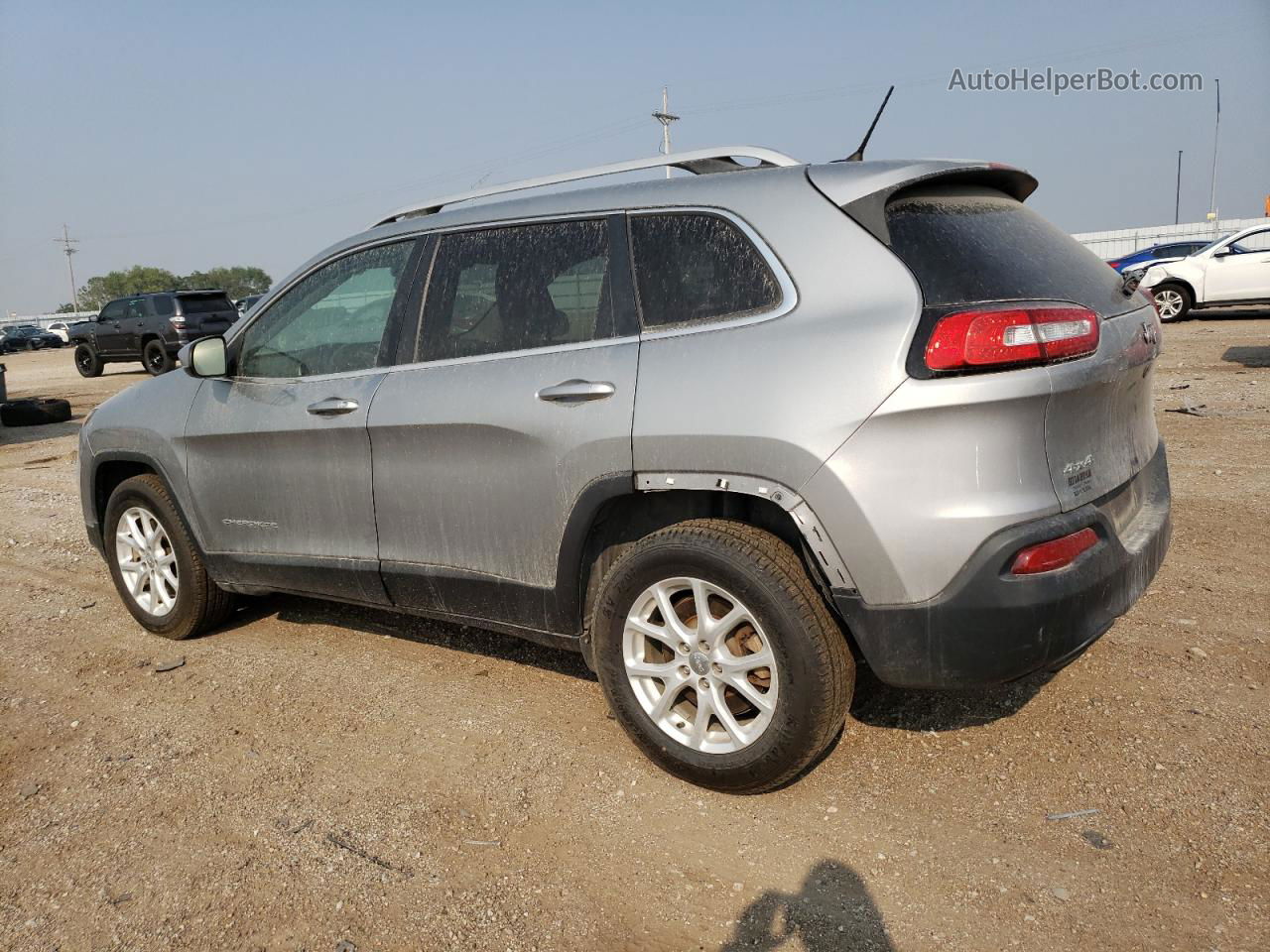 2016 Jeep Cherokee Latitude Silver vin: 1C4PJMCB3GW197138