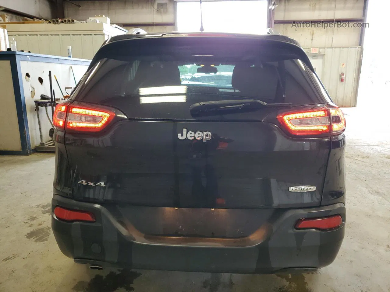 2016 Jeep Cherokee Latitude Black vin: 1C4PJMCB3GW270511