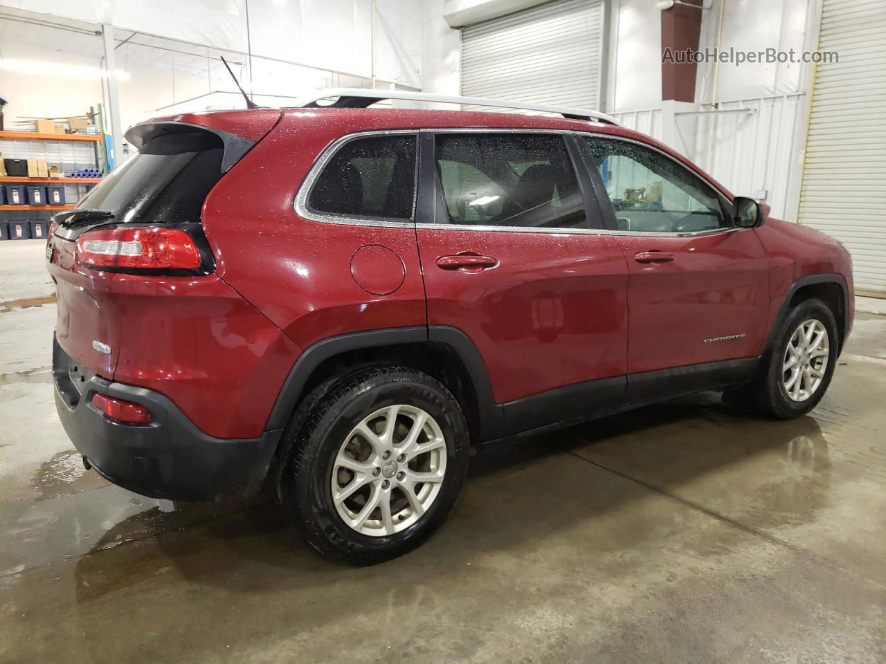 2016 Jeep Cherokee Latitude Burgundy vin: 1C4PJMCB4GW147672