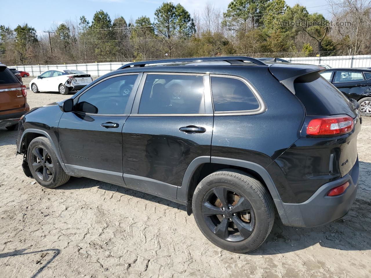 2016 Jeep Cherokee Latitude Black vin: 1C4PJMCB4GW157036