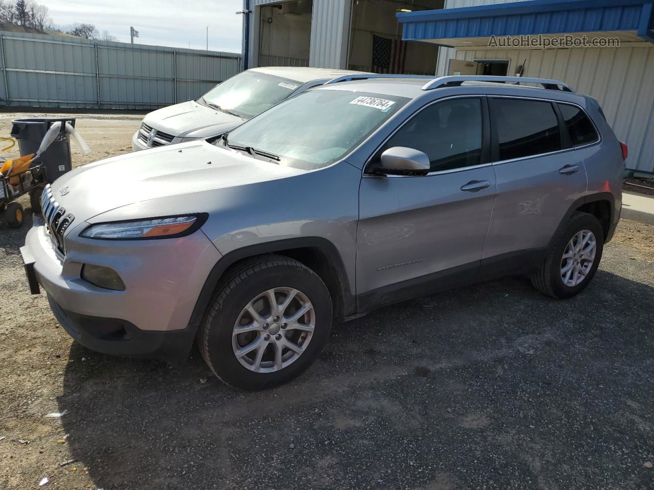 2016 Jeep Cherokee Latitude Silver vin: 1C4PJMCB4GW360556