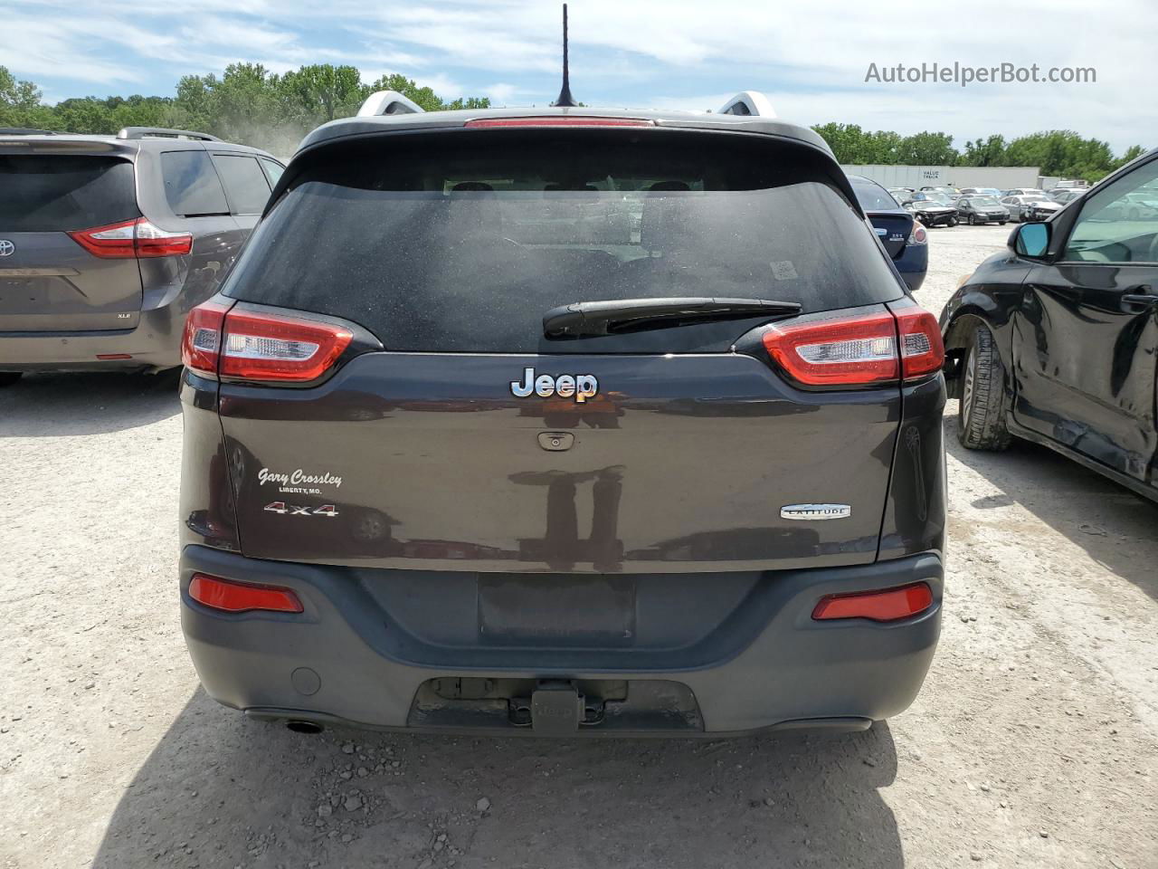 2015 Jeep Cherokee Latitude Gray vin: 1C4PJMCB6FW610748