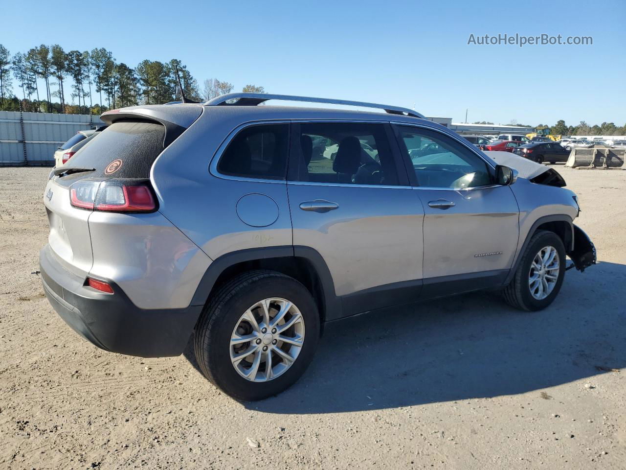 2019 Jeep Cherokee Latitude Silver vin: 1C4PJMCB6KD281569