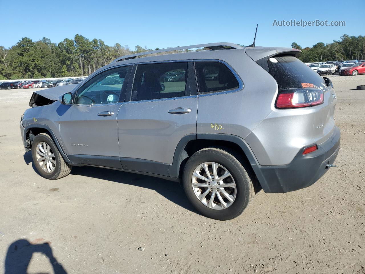 2019 Jeep Cherokee Latitude Silver vin: 1C4PJMCB6KD281569