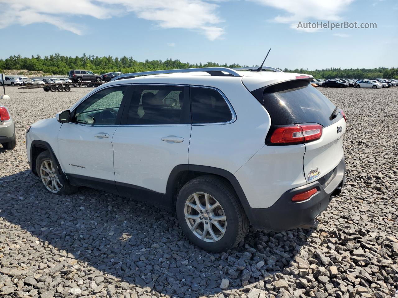 2014 Jeep Cherokee Latitude White vin: 1C4PJMCB7EW146108