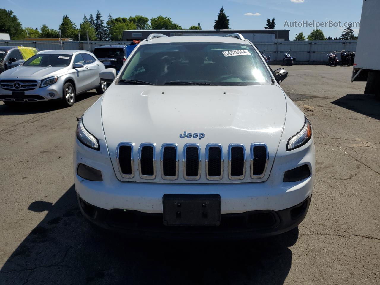 2015 Jeep Cherokee Latitude White vin: 1C4PJMCB7FW744507