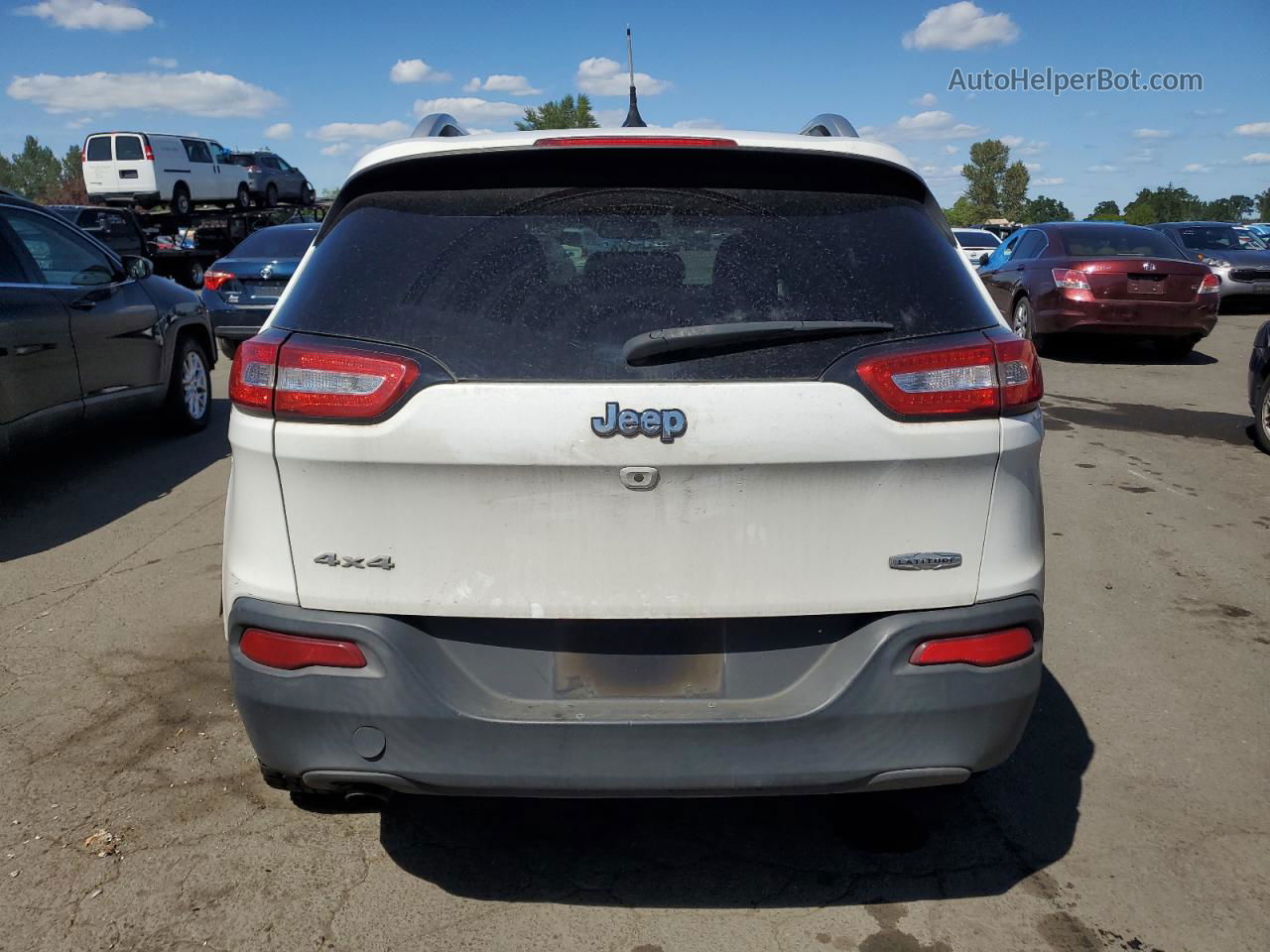 2015 Jeep Cherokee Latitude White vin: 1C4PJMCB7FW744507