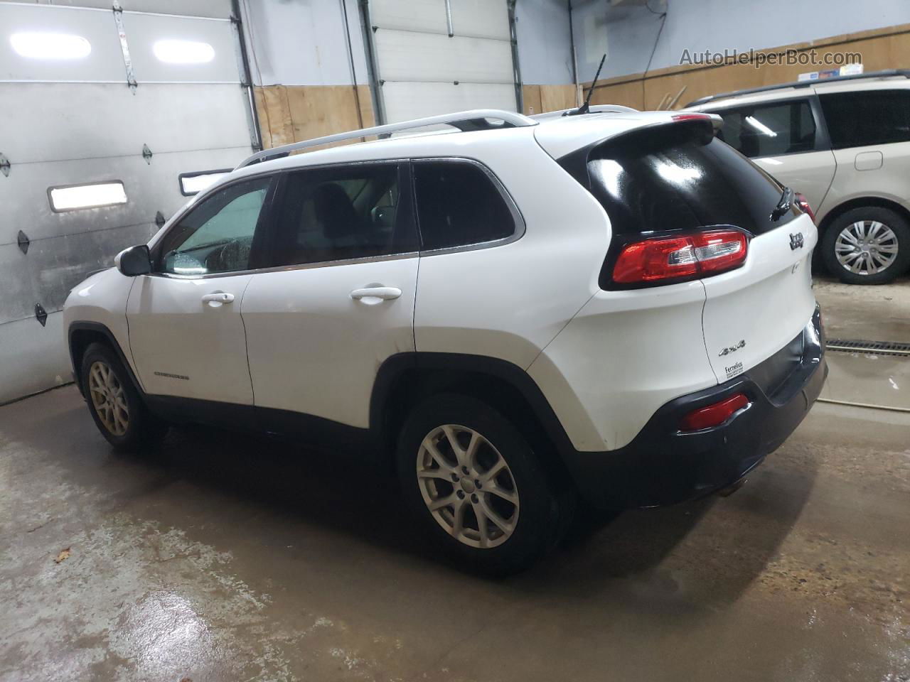 2015 Jeep Cherokee Latitude White vin: 1C4PJMCB8FW501241