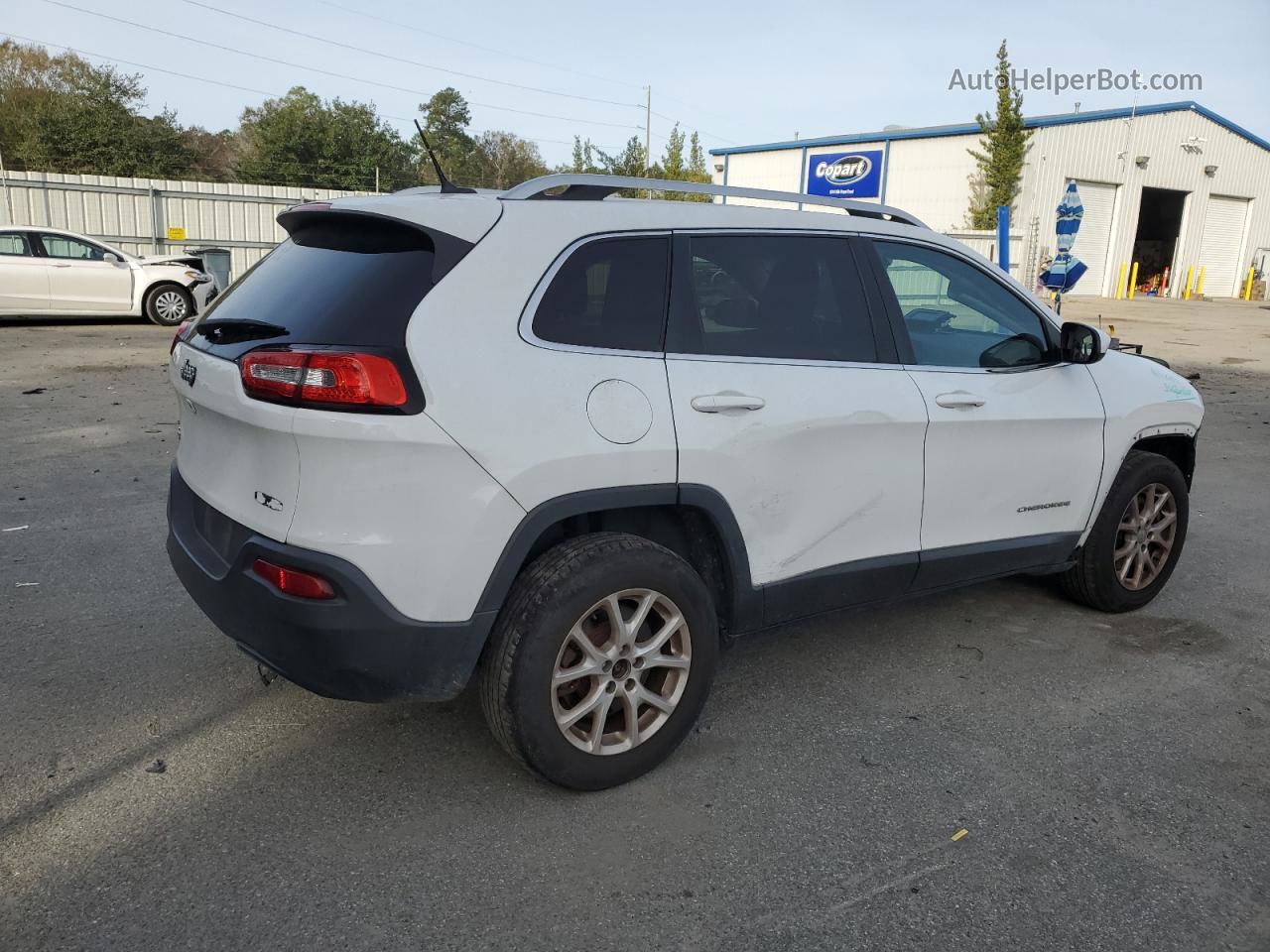 2015 Jeep Cherokee Latitude White vin: 1C4PJMCB8FW529234