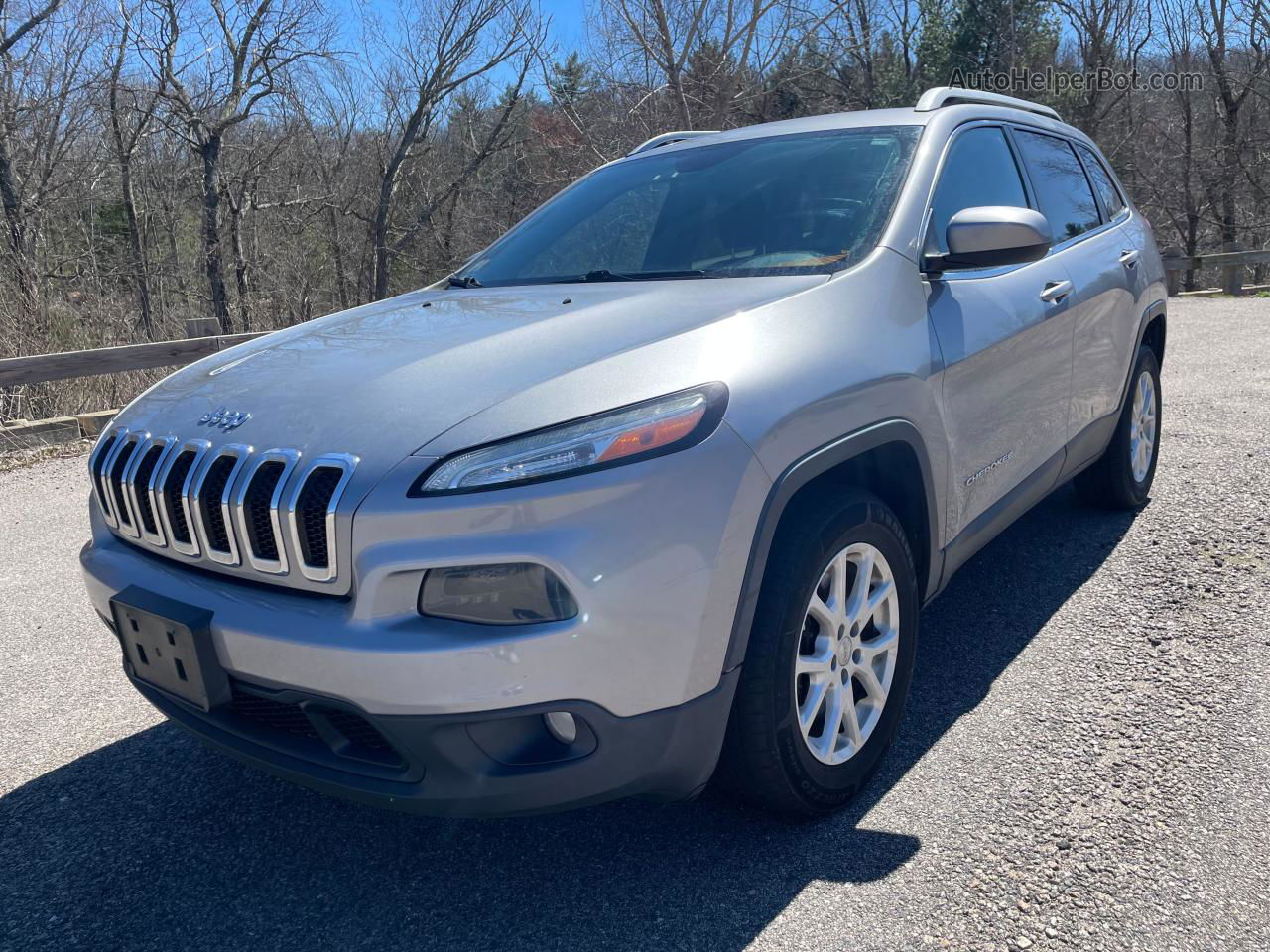 2016 Jeep Cherokee Latitude Silver vin: 1C4PJMCBXGW115275