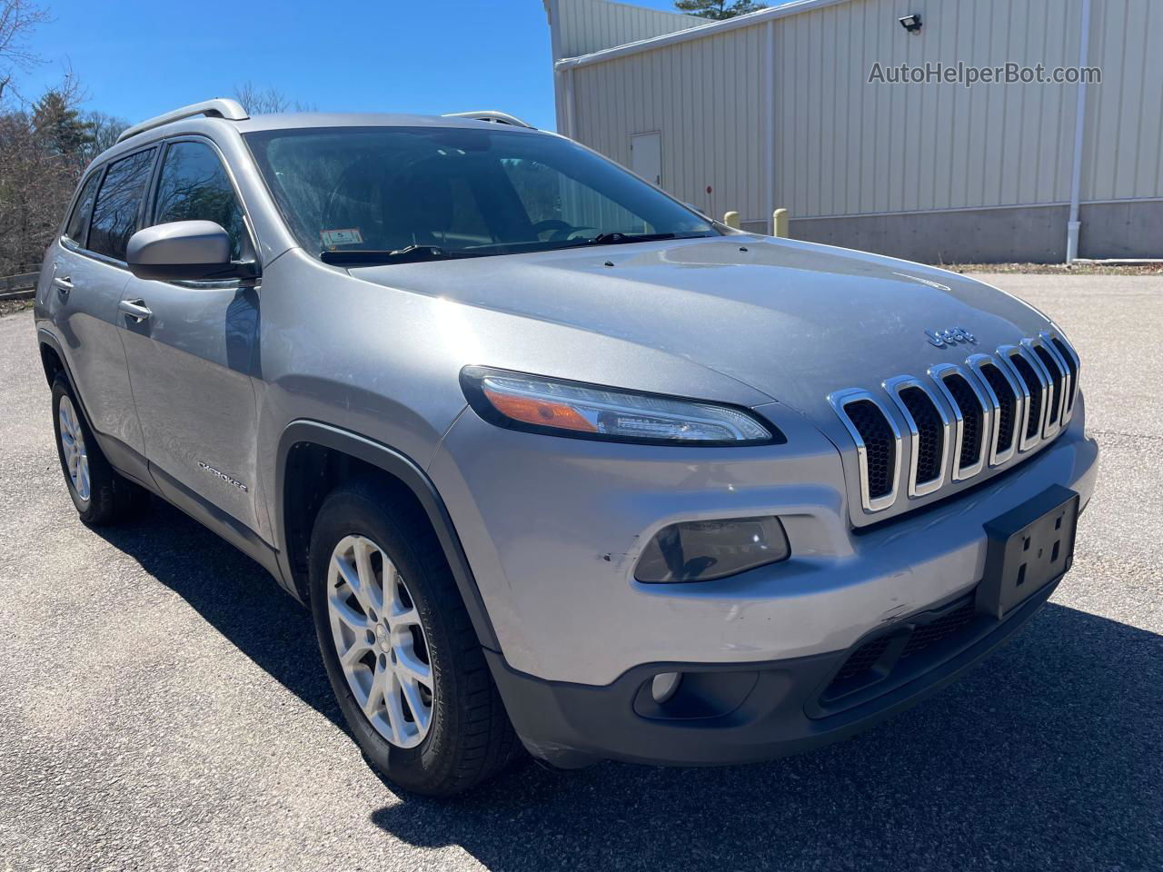 2016 Jeep Cherokee Latitude Silver vin: 1C4PJMCBXGW115275