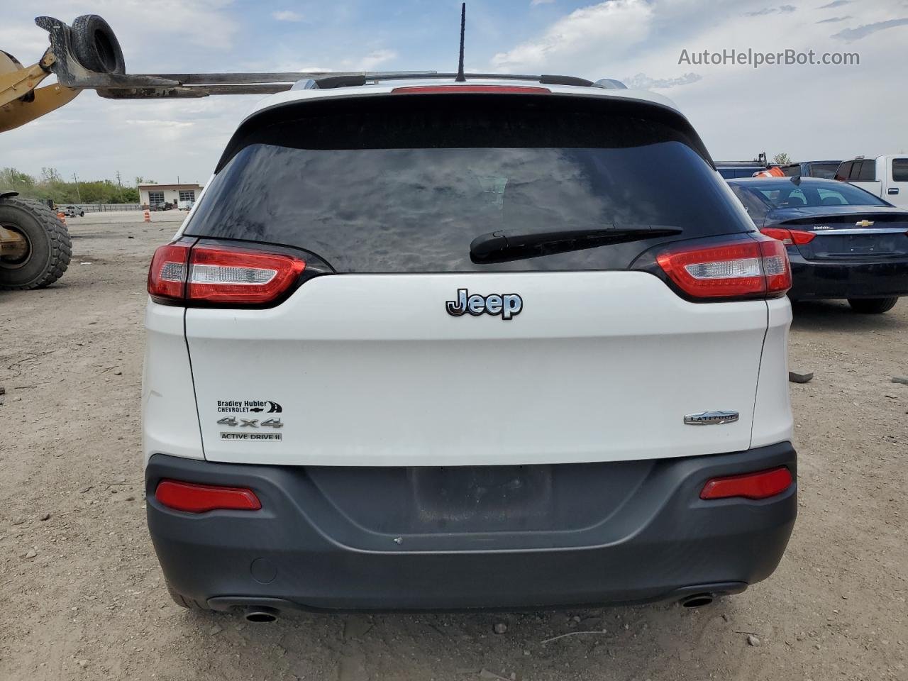 2014 Jeep Cherokee Latitude White vin: 1C4PJMCS0EW315787