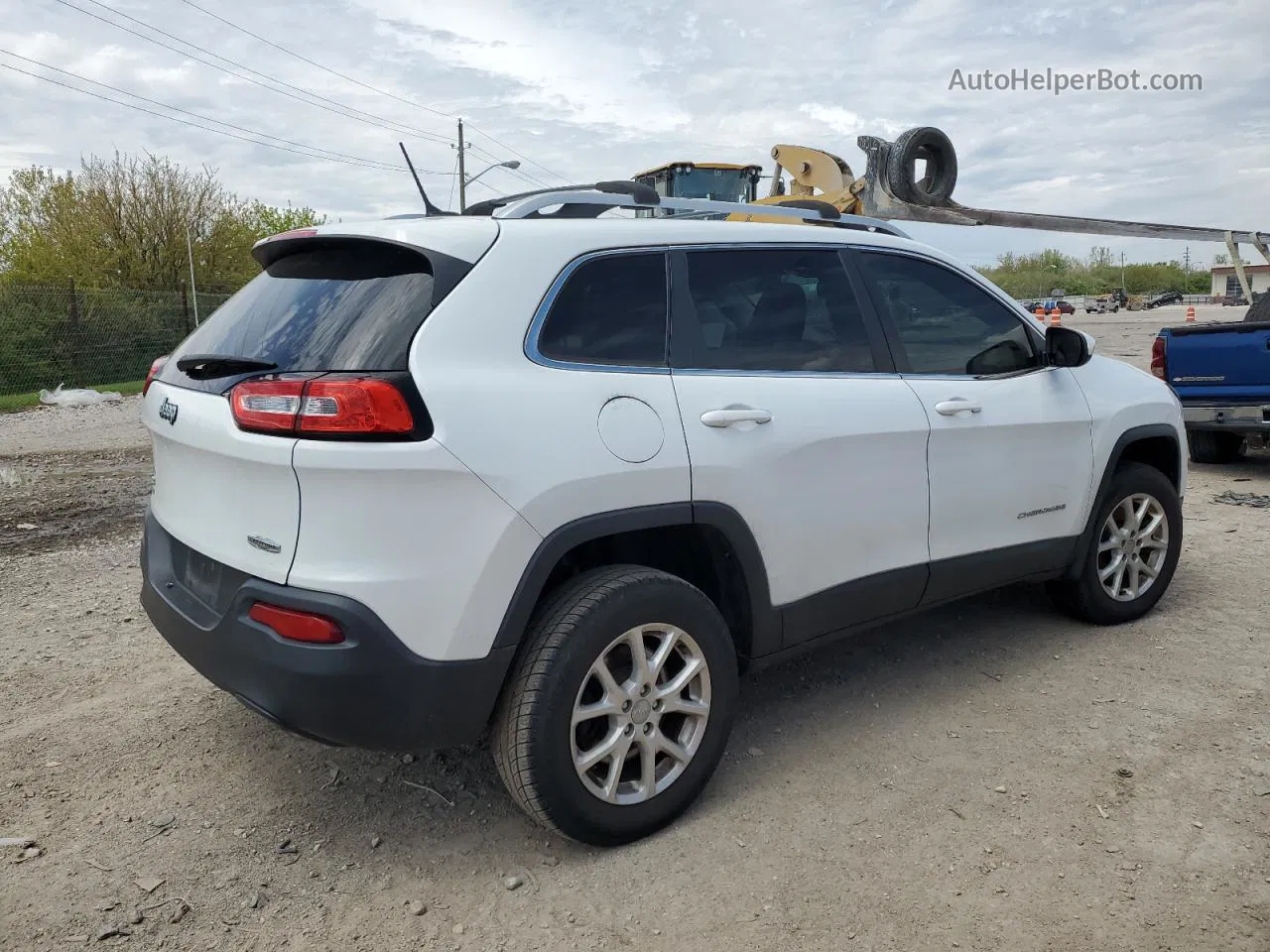 2014 Jeep Cherokee Latitude White vin: 1C4PJMCS0EW315787