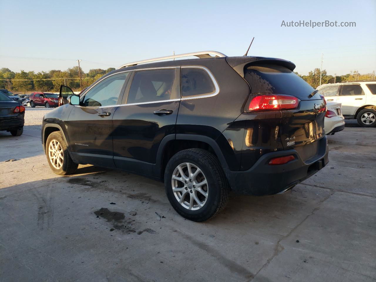 2015 Jeep Cherokee Latitude Черный vin: 1C4PJMCS0FW572224