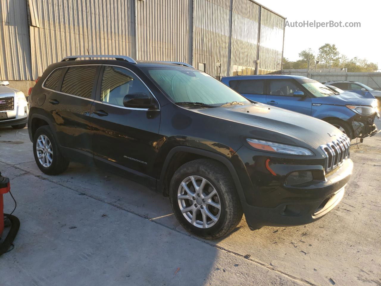 2015 Jeep Cherokee Latitude Black vin: 1C4PJMCS0FW572224