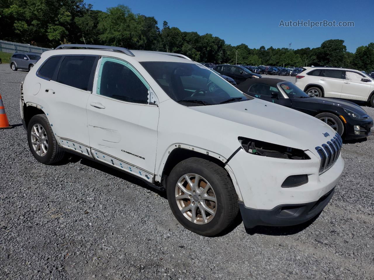 2015 Jeep Cherokee Latitude White vin: 1C4PJMCS1FW555254