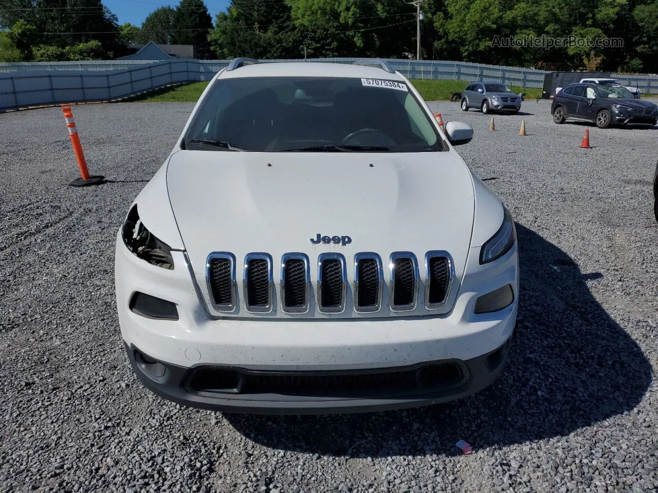 2015 Jeep Cherokee Latitude White vin: 1C4PJMCS1FW555254