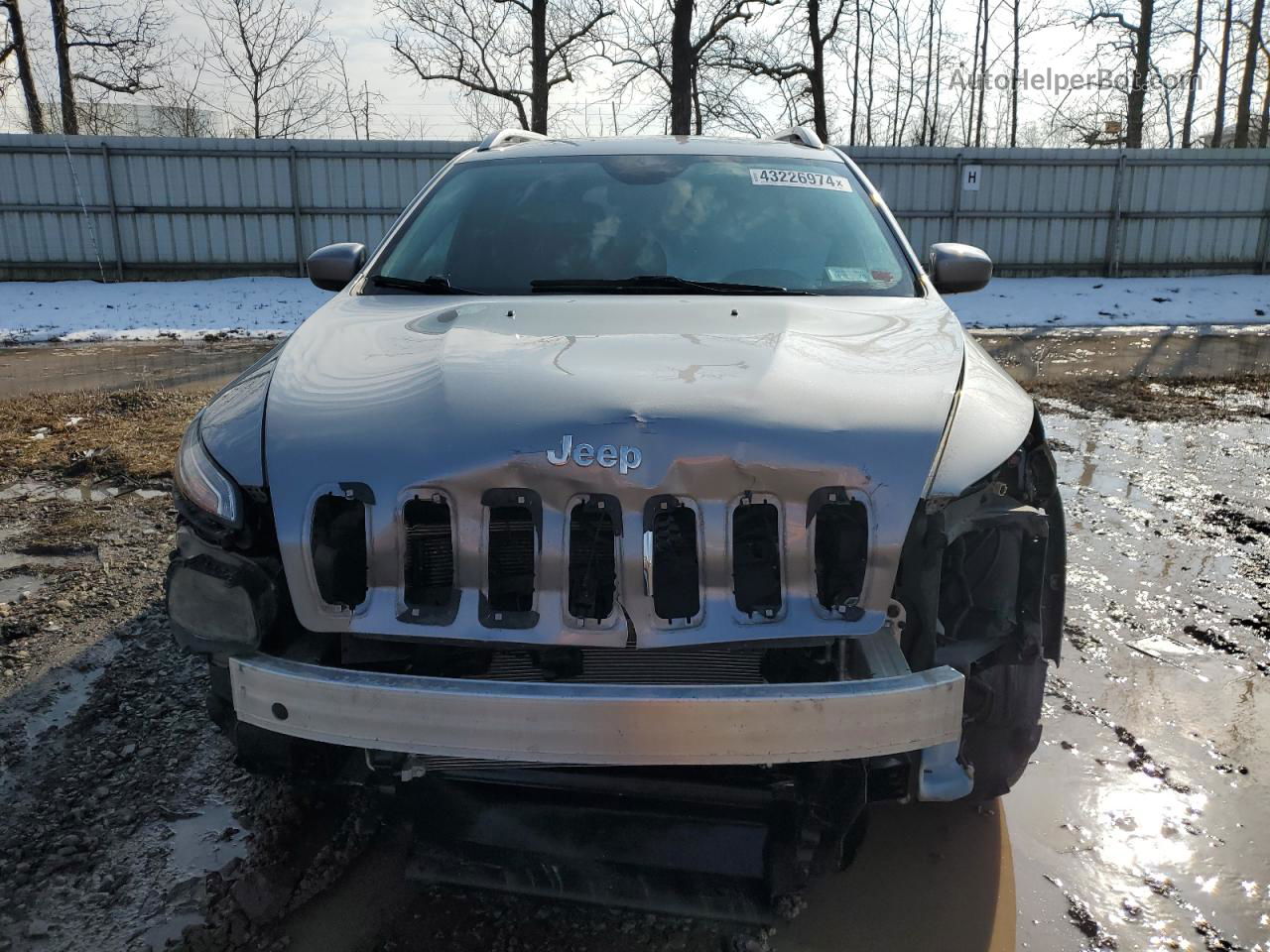 2015 Jeep Cherokee Latitude Серебряный vin: 1C4PJMCS1FW773405