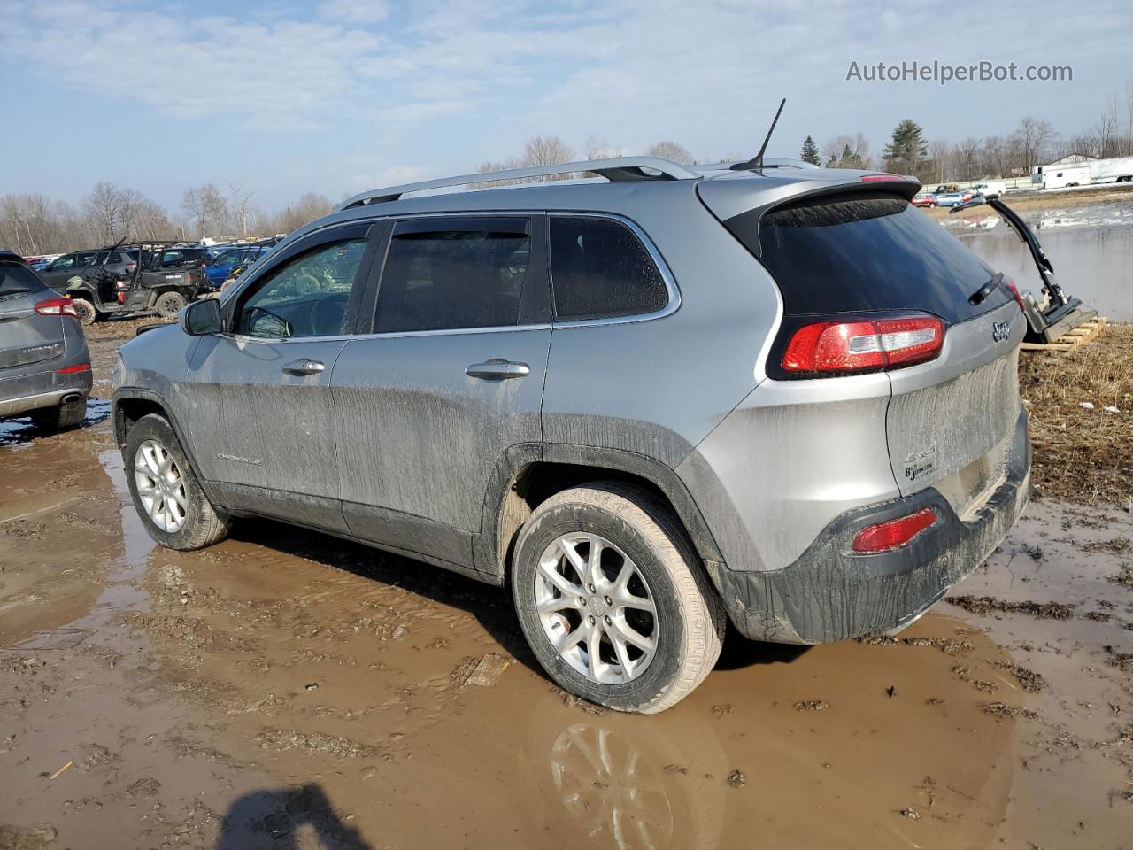 2015 Jeep Cherokee Latitude Серебряный vin: 1C4PJMCS1FW773405