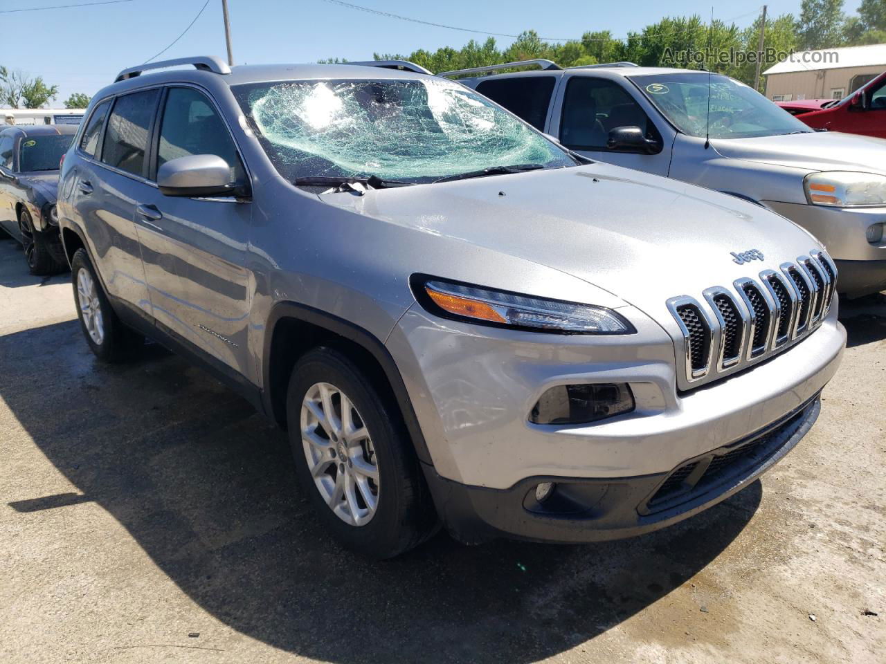 2016 Jeep Cherokee Latitude Silver vin: 1C4PJMCS1GW119506