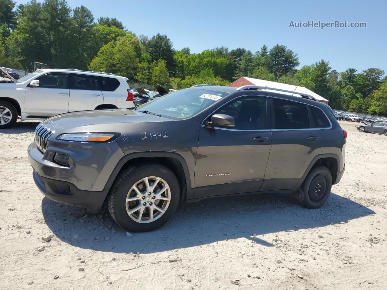 2016 Jeep Cherokee Latitude Gray vin: 1C4PJMCS1GW335209