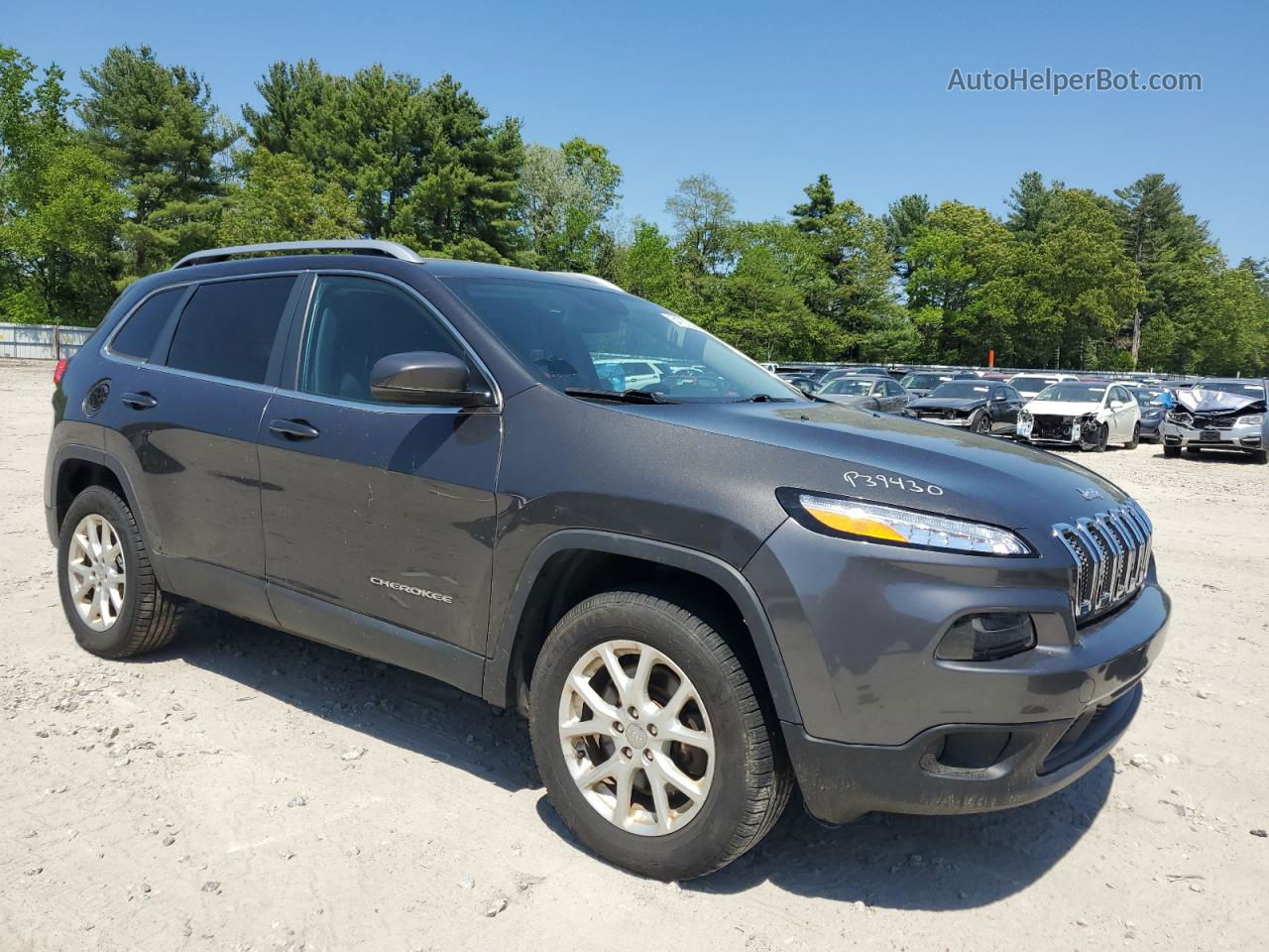 2016 Jeep Cherokee Latitude Gray vin: 1C4PJMCS1GW335209