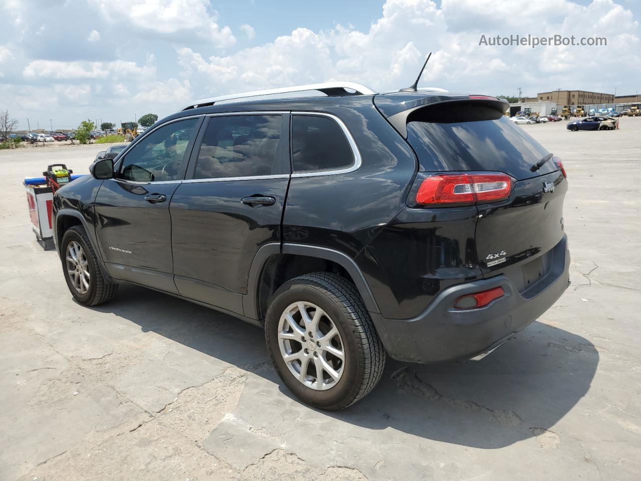 2015 Jeep Cherokee Latitude Черный vin: 1C4PJMCS2FW502207