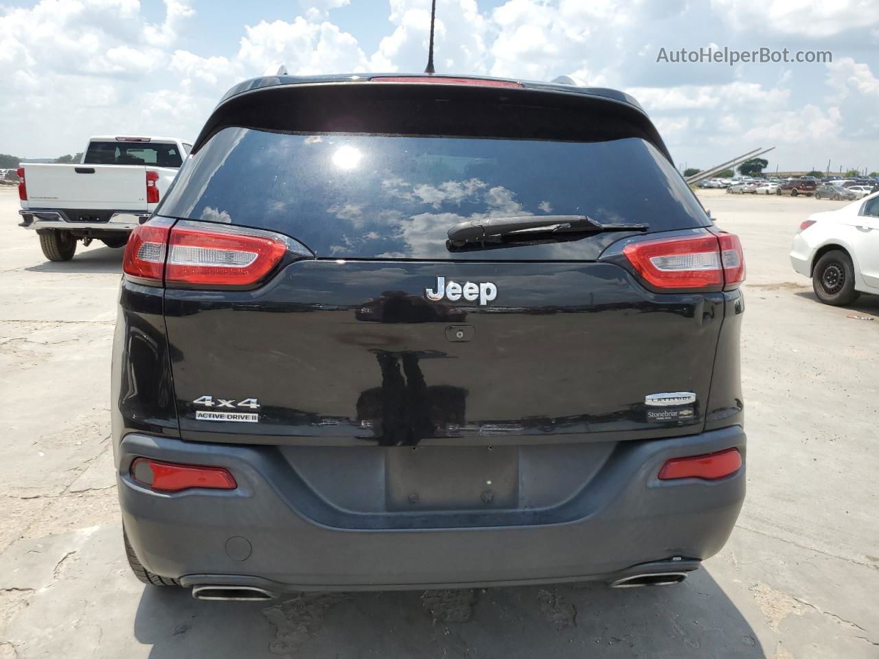 2015 Jeep Cherokee Latitude Черный vin: 1C4PJMCS2FW502207