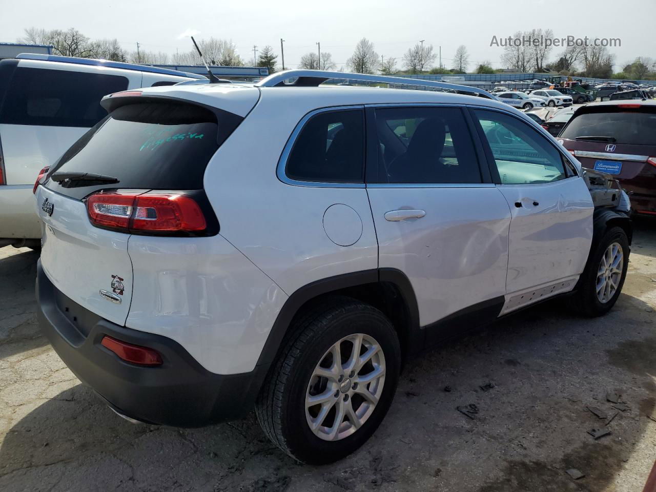 2015 Jeep Cherokee Latitude Белый vin: 1C4PJMCS2FW702701