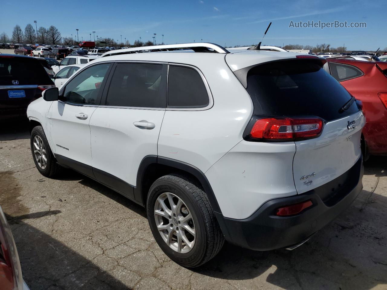 2015 Jeep Cherokee Latitude White vin: 1C4PJMCS2FW702701